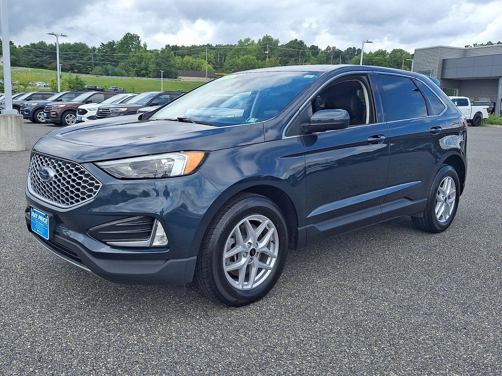 Certified 2024 Ford Edge SEL w/ Convenience Package AWD/4WD image 4