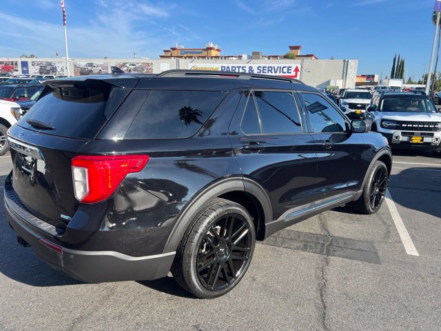 Certified 2020 Ford Explorer XLT w/ Comfort Package AWD/4WD image 11