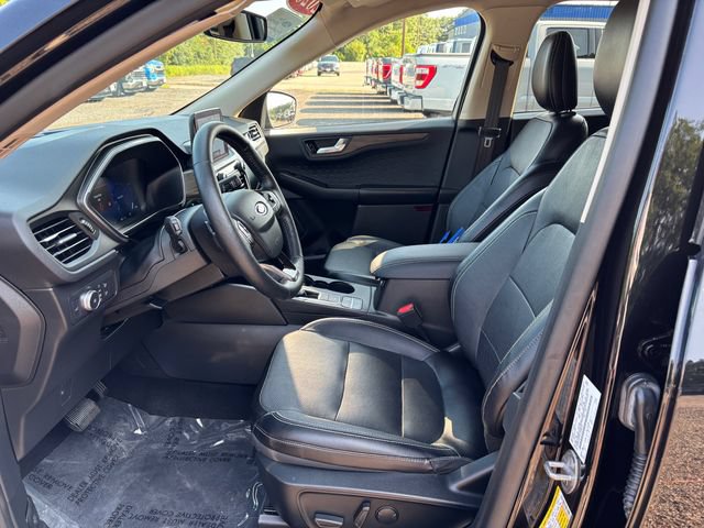 Certified 2020 Ford Escape Titanium AWD/4WD image 4