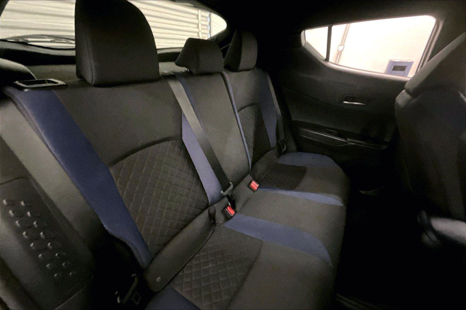 Used 2022 Toyota C-HR XLE image 26