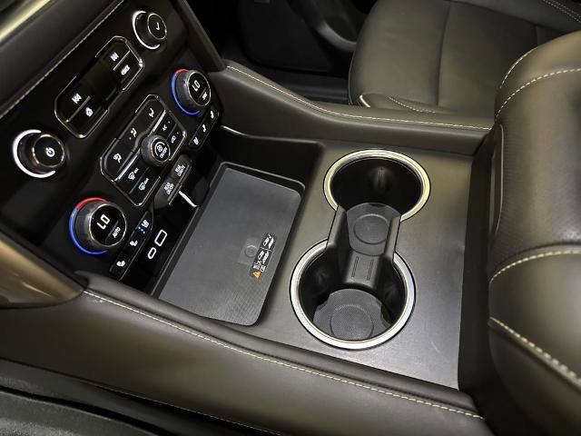 Used 2024 Chevrolet Suburban Premier image 31