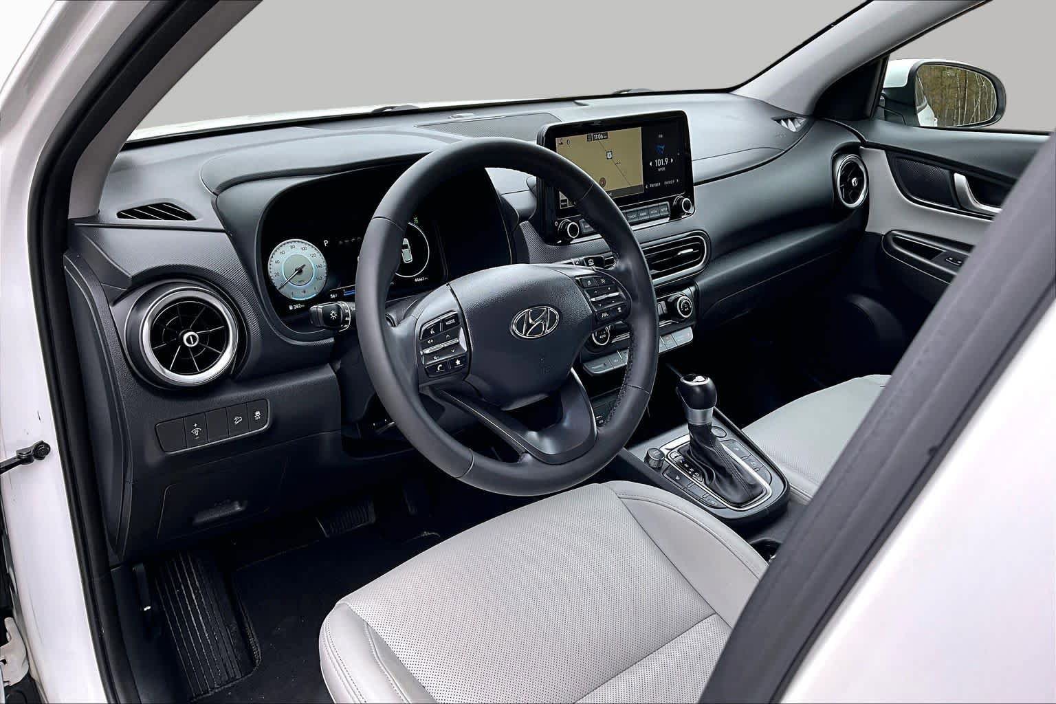 Used 2022 Hyundai Kona Limited AWD/4WD image 18