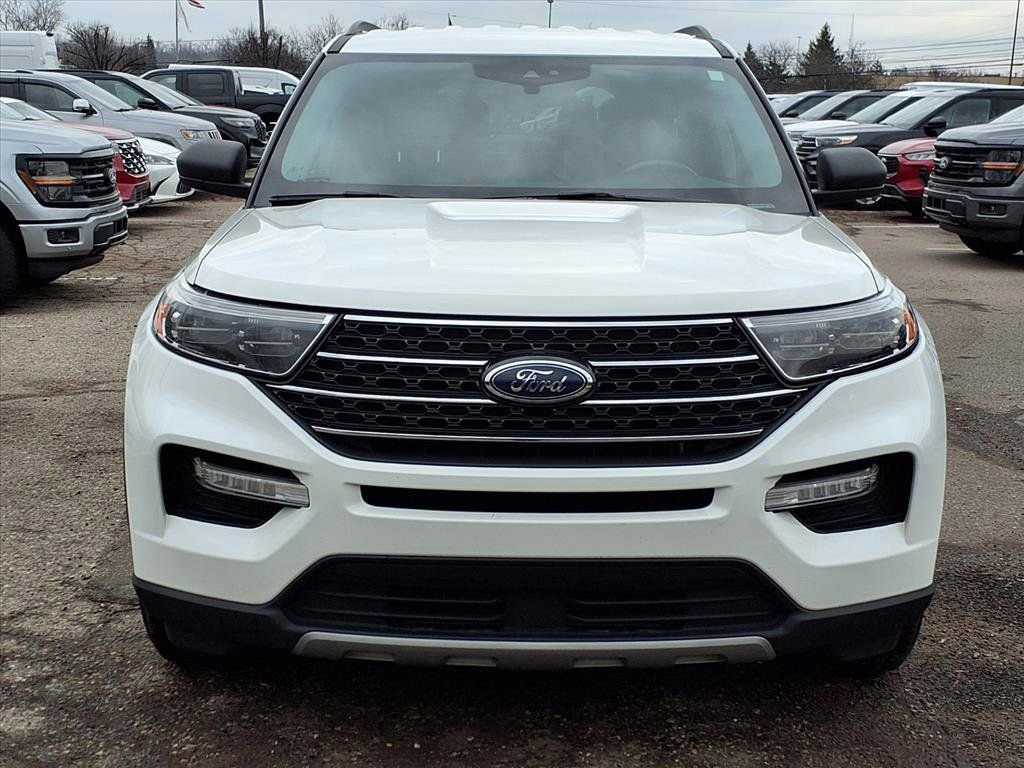 Certified 2022 Ford Explorer XLT w/ Equipment Group 202A image 8