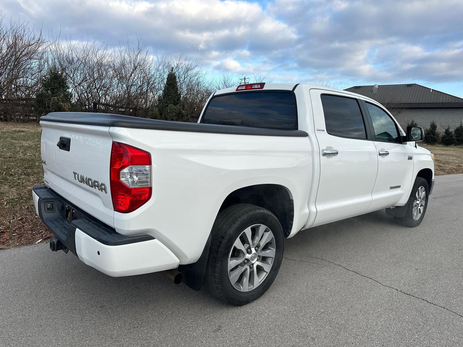 Used 2017 Toyota Tundra Limited image 4