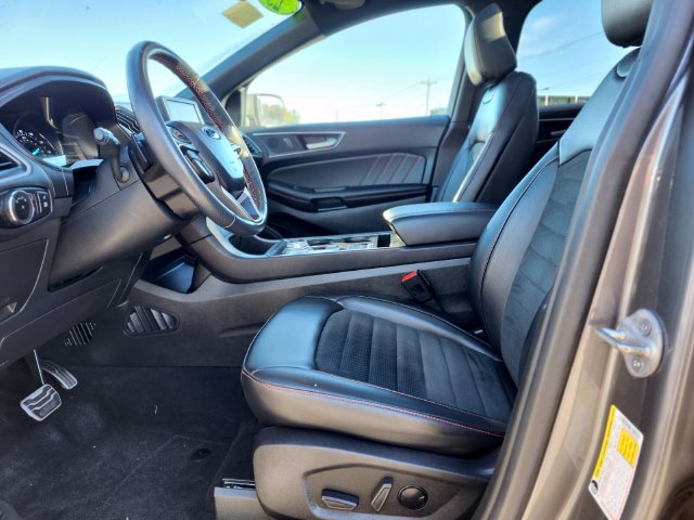 Certified 2023 Ford Edge ST-Line w/ Class II Trailer Tow Package AWD/4WD image 18