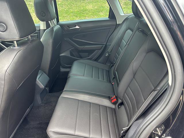 Used 2023 Volkswagen Jetta SE w/ Panoramic Sunroof Package FWD image 16