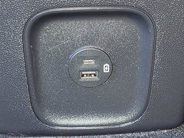 Certified 2022 Ford Escape SE w/ SE Sport Appearance Package FWD image 18