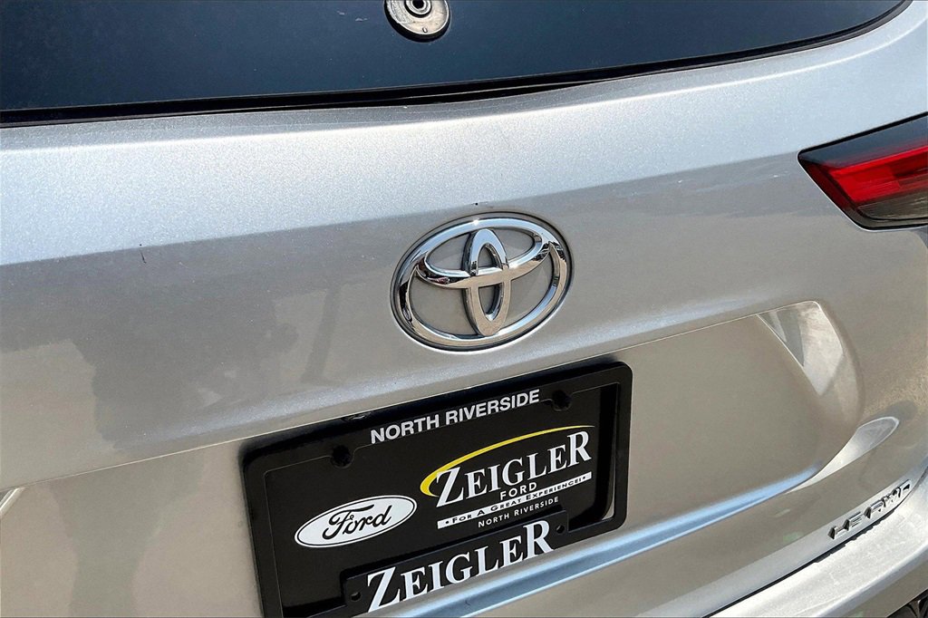 Used 2021 Toyota Highlander LE image 32
