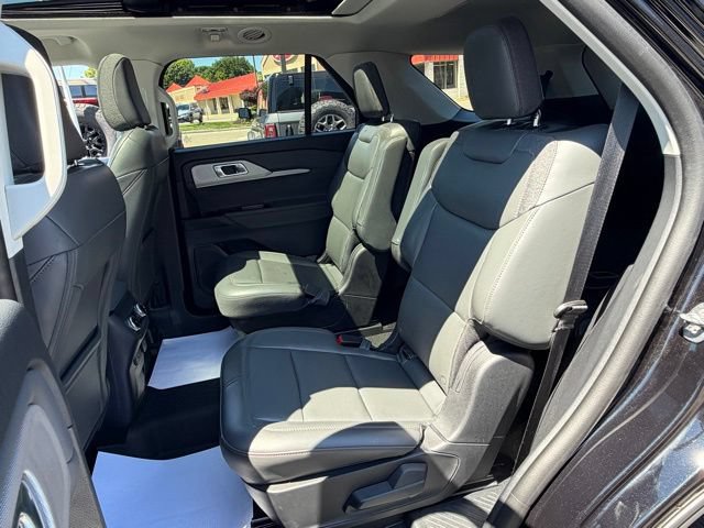 Certified 2025 Ford Explorer Active w/ Active Comfort Package AWD/4WD image 23