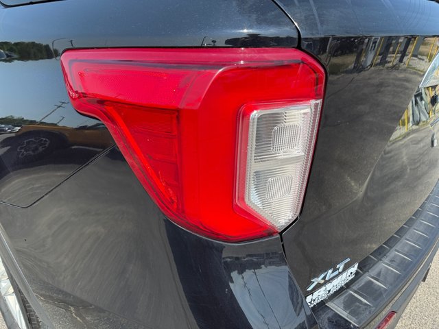 Certified 2022 Ford Explorer XLT w/ Equipment Group 202A AWD/4WD image 32