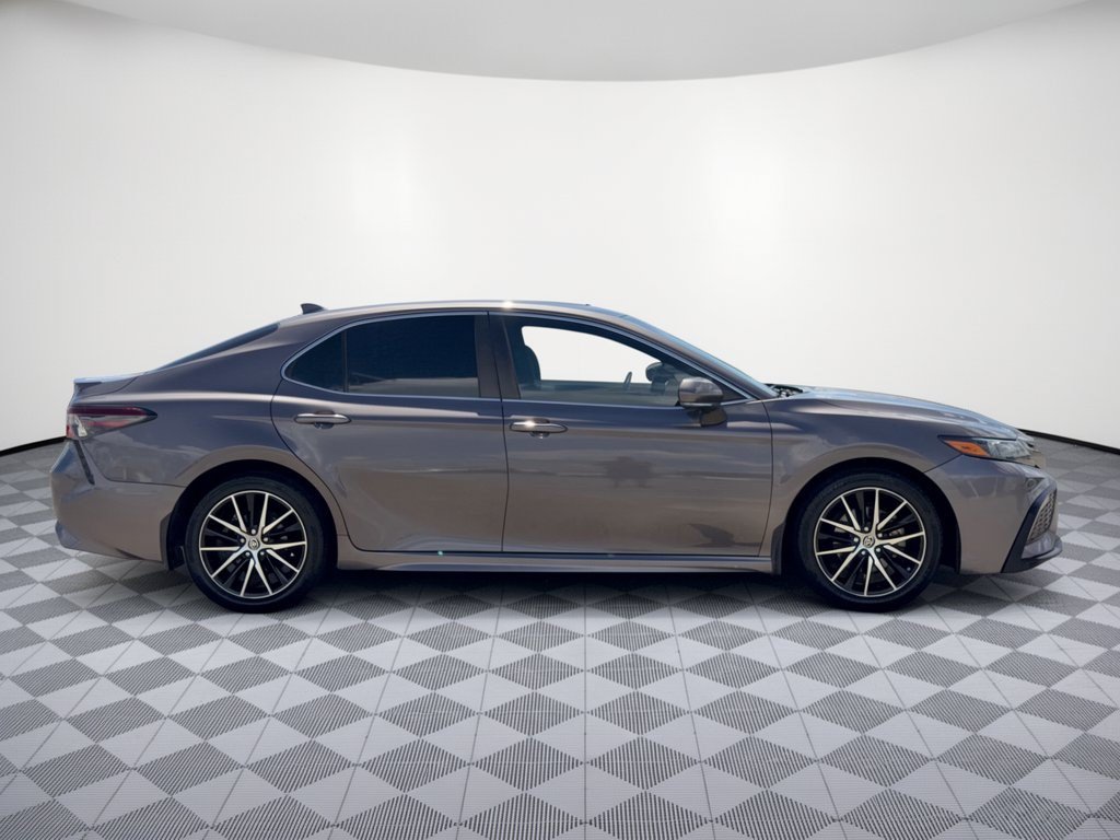 Used 2023 Toyota Camry SE FWD image 8