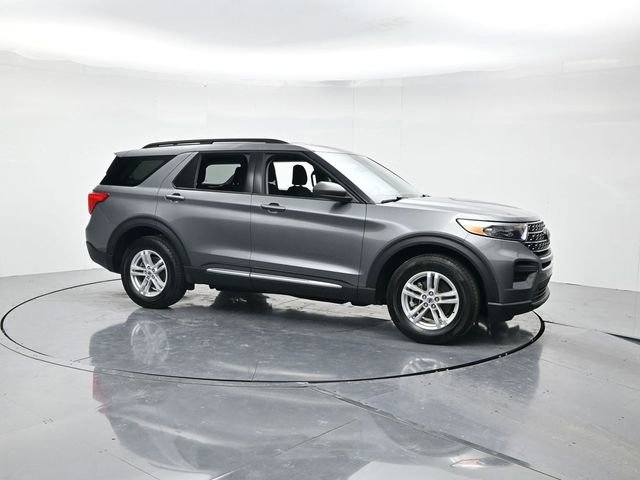 Certified 2023 Ford Explorer XLT image 3