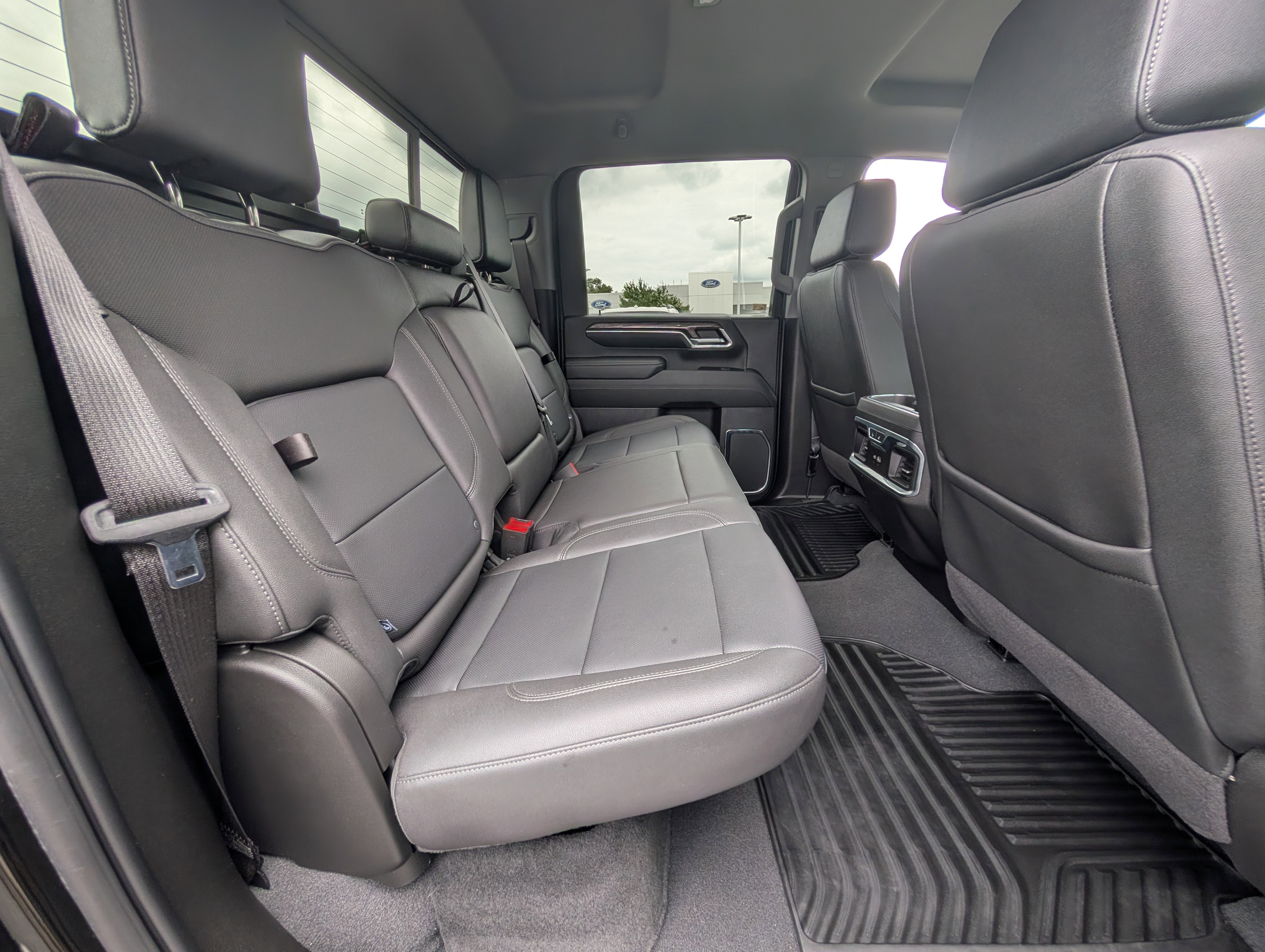 Used 2024 Chevrolet Silverado 2500 LTZ w/ LTZ Plus Package AWD/4WD image 11