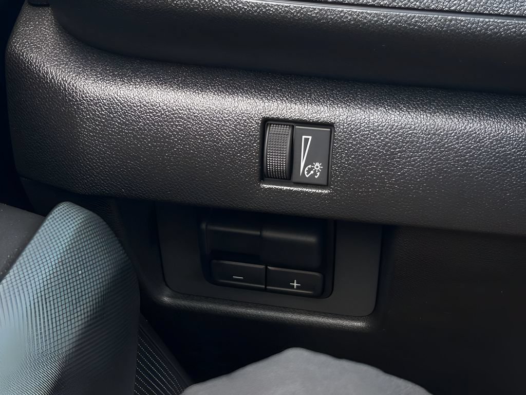 Used 2025 Chevrolet Colorado Trail Boss AWD/4WD image 26