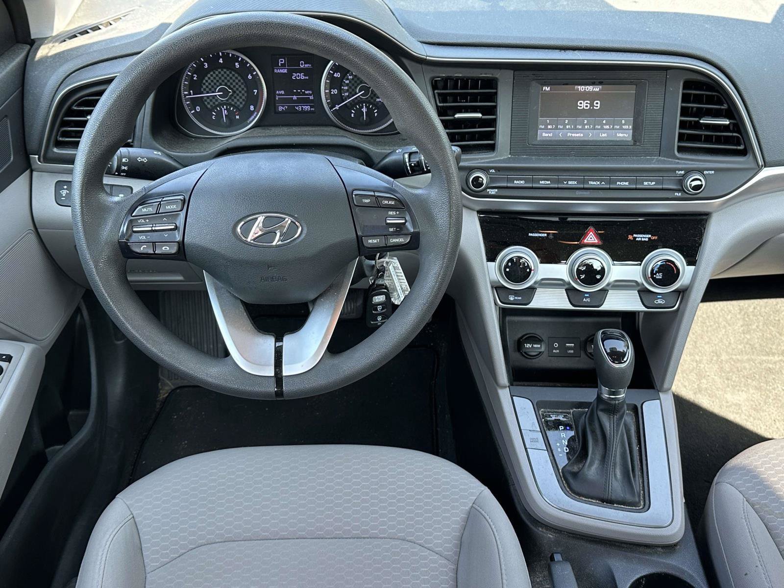 Used 2019 Hyundai Elantra SE FWD image 10