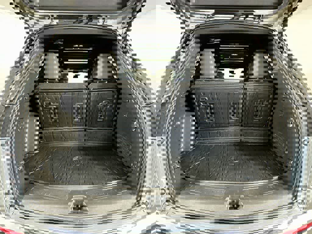 Used 2023 Buick Enclave Avenir w/ Avenir Technology Package AWD/4WD image 24