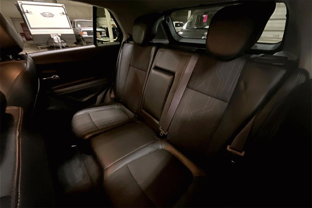 Used 2019 Chevrolet Trax LT w/ LT Convenience Package image 24