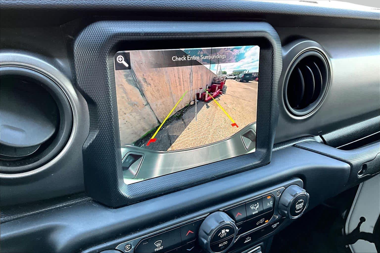 Used 2023 Jeep Gladiator Sport AWD/4WD image 29