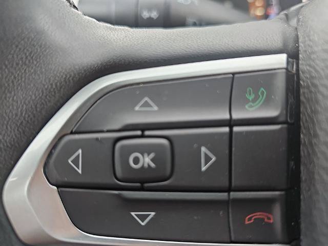 Used 2024 Jeep Compass Latitude AWD/4WD image 16