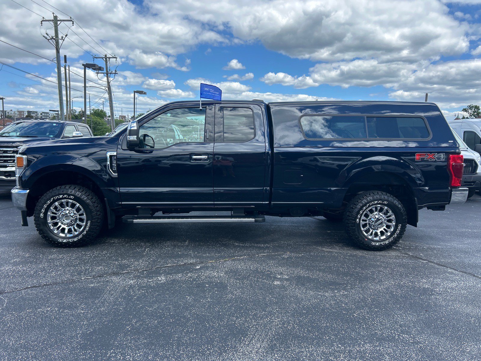 Certified 2022 Ford F350 XLT w/ XLT Premium Package AWD/4WD image 4