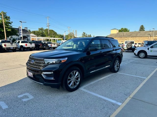 Certified 2022 Ford Explorer XLT w/ Equipment Group 202A AWD/4WD image 6