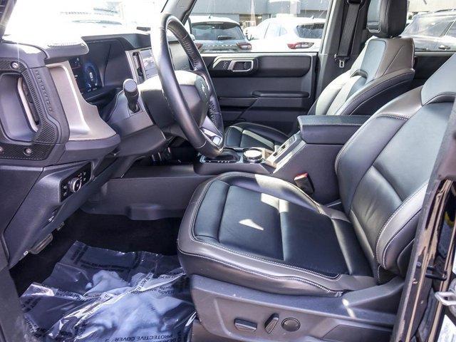 Certified 2025 Ford Bronco Outer Banks w/ Sasquatch Package AWD/4WD image 13