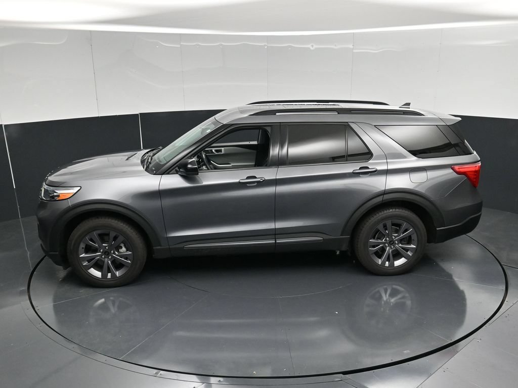 Certified 2022 Ford Explorer XLT w/ Equipment Group 202A AWD/4WD image 52