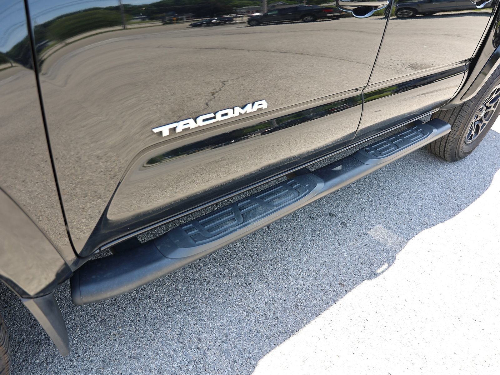 Used 2021 Toyota Tacoma SR5 AWD/4WD image 9