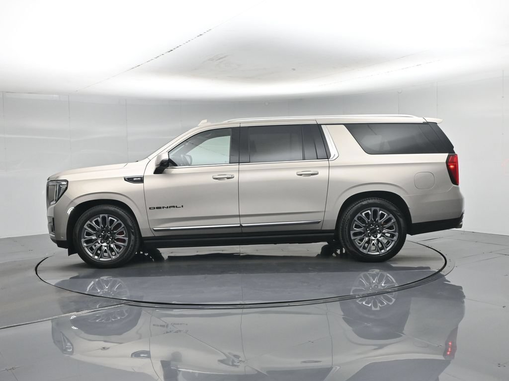 Used 2023 GMC Yukon XL Denali Ultimate AWD/4WD image 37