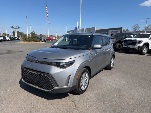 Used 2023 Kia Soul LX FWD image 4