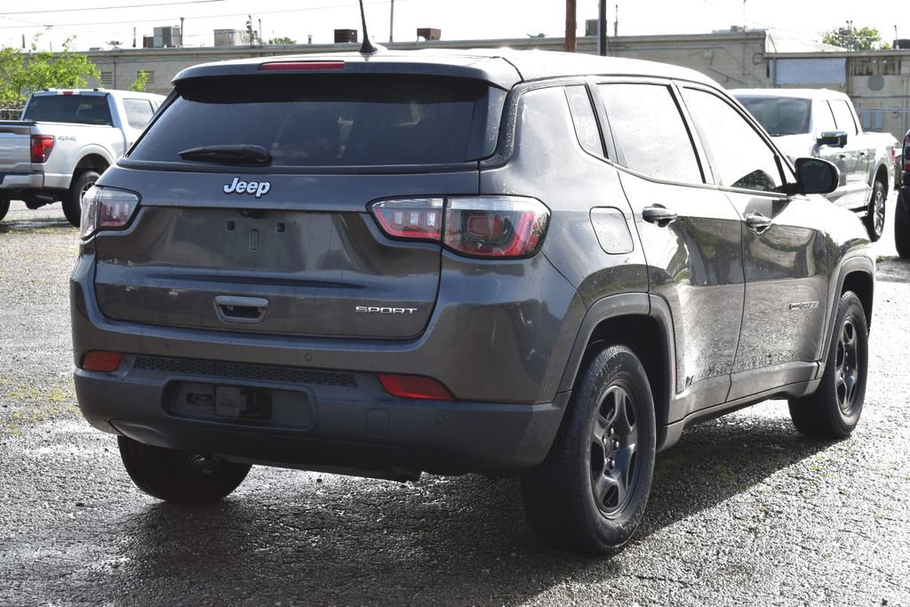Used 2019 Jeep Compass Sport w/ Tech Group FWD image 5