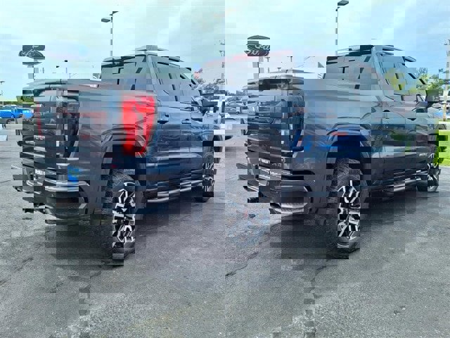 Used 2021 GMC Sierra 1500 AT4 w/ AT4 Value Package image 3