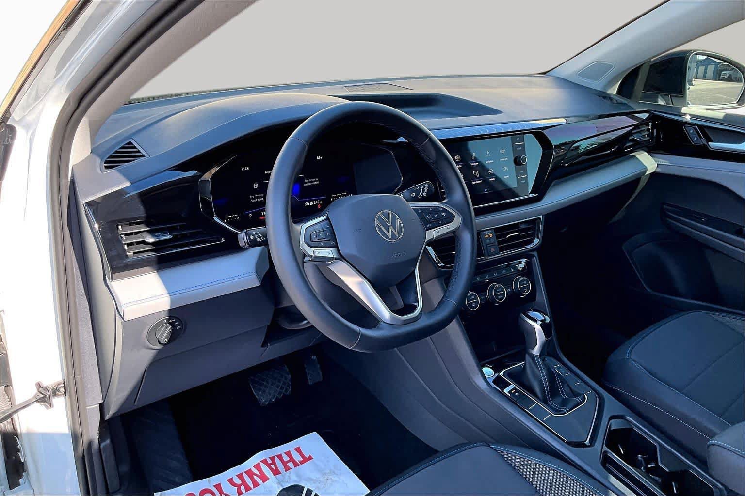 Used 2024 Volkswagen Taos SE w/ MDO Package FWD image 18
