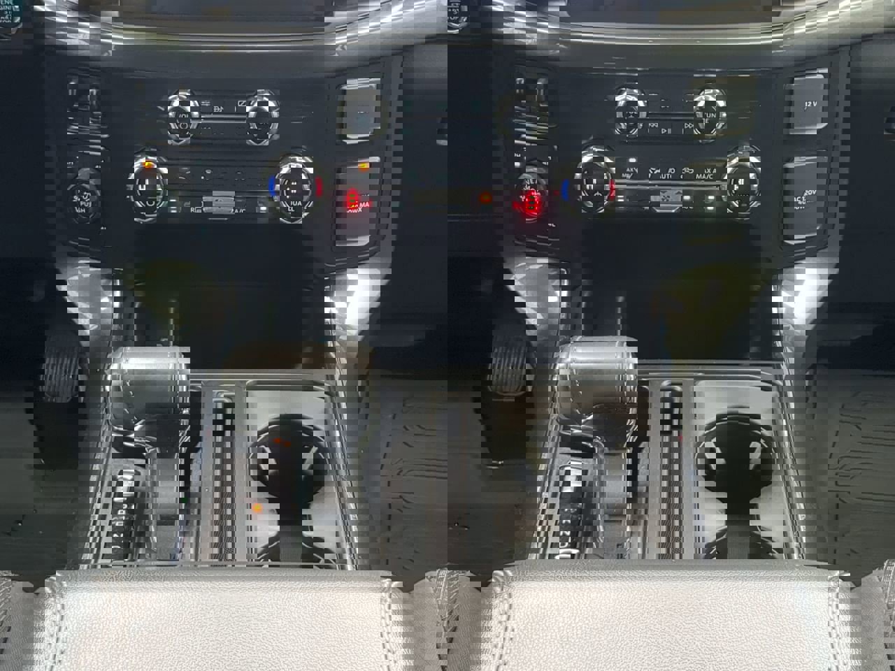 Certified 2021 Ford F150 XLT w/ Equipment Group 302A High image 17