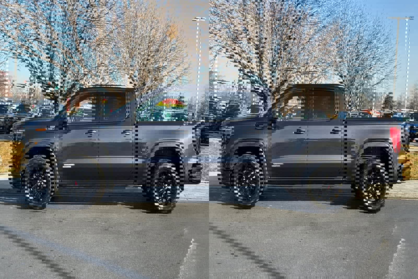 Used 2025 GMC Sierra 1500 Elevation image 2