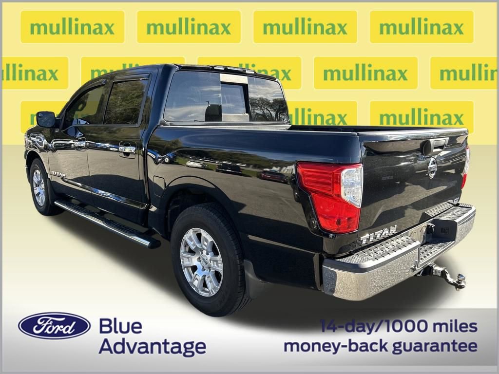 Used 2017 Nissan Titan SV image 3