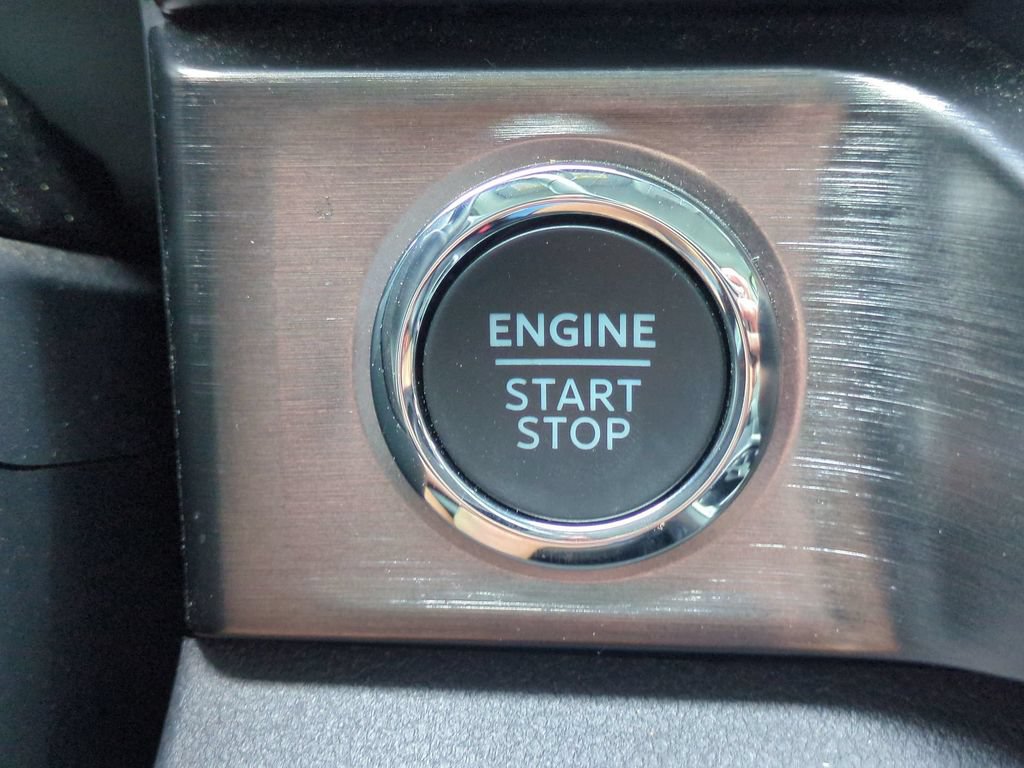 Certified 2024 Ford F250 Lariat w/ Lariat Ultimate Package AWD/4WD image 32
