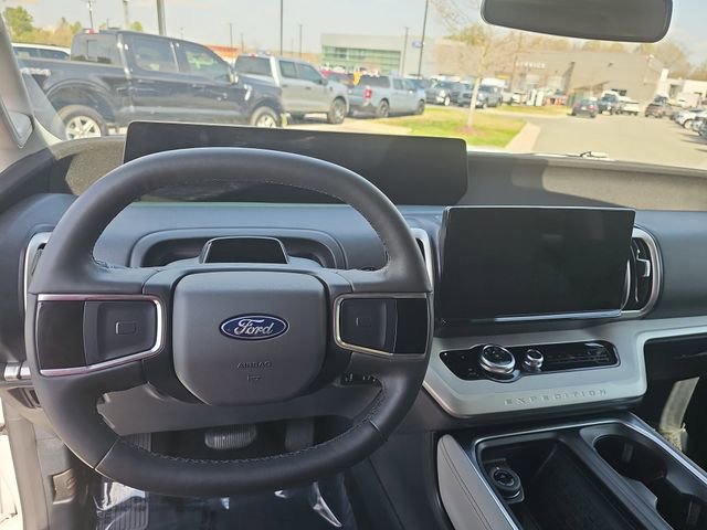 Certified 2025 Ford Expedition Active image 17