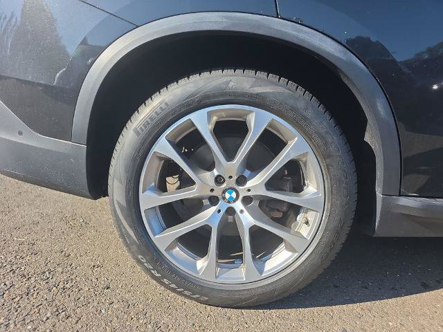 Used 2023 BMW X5 xDrive40i w/ Premium Package AWD/4WD image 12
