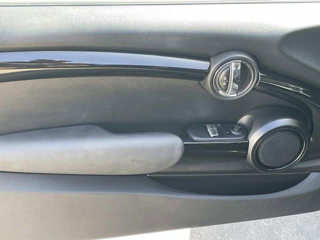 Used 2019 MINI Cooper S w/ Signature Upholstery Package FWD image 18