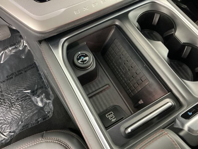 Certified 2025 Ford Expedition Active AWD/4WD image 21