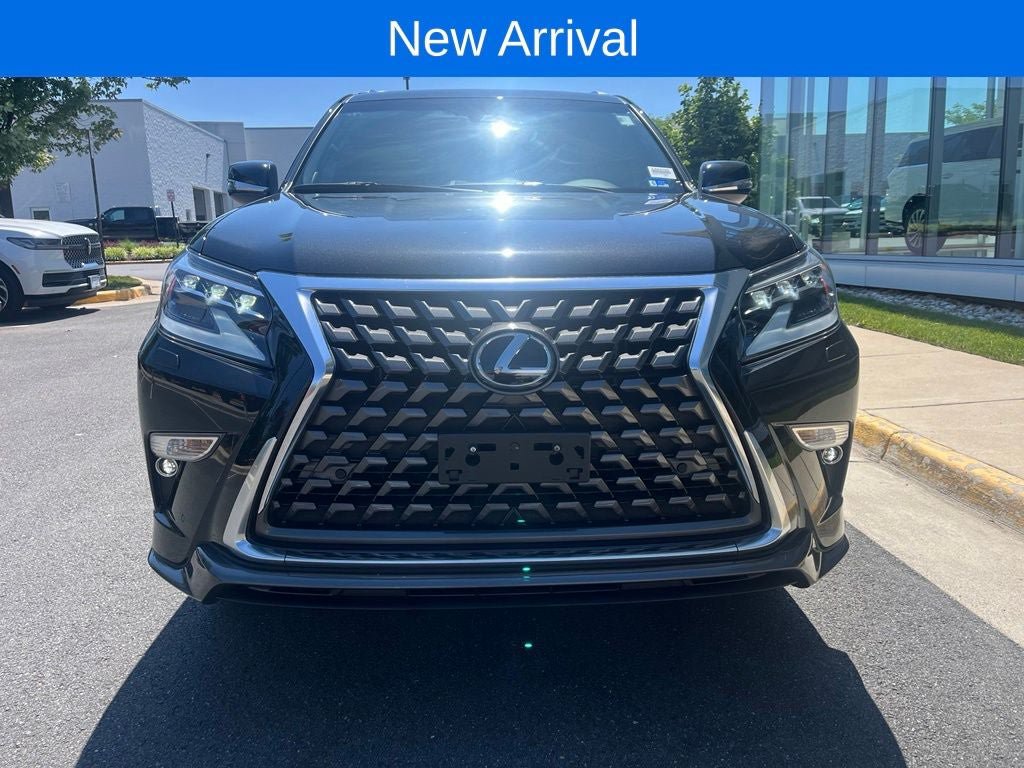 Used 2023 Lexus GX 460 Premium w/ Accessory Package AWD/4WD image 2