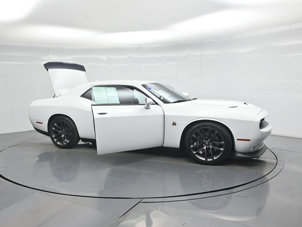 Used 2020 Dodge Challenger R/T Scat Pack RWD image 4