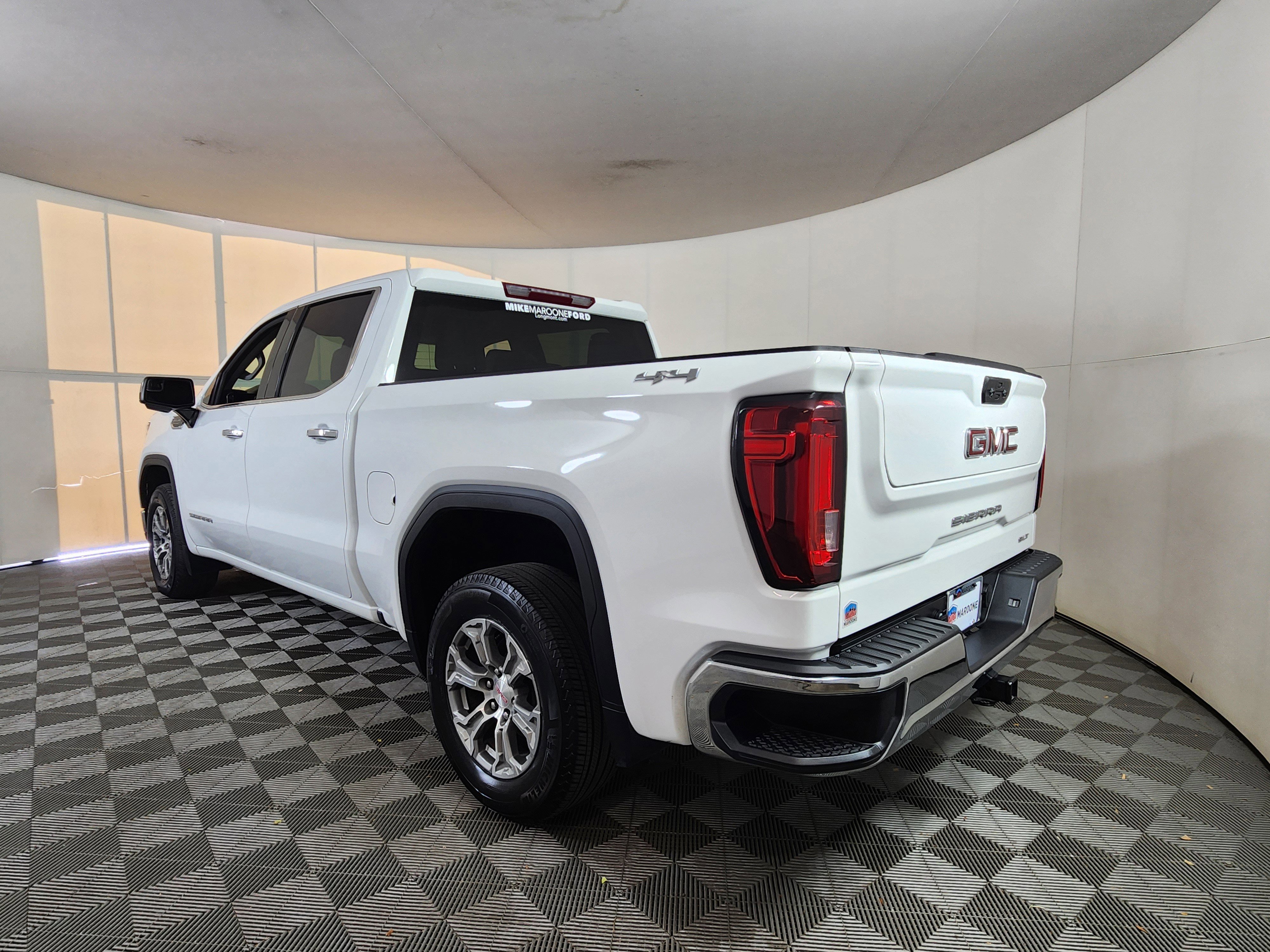 Used 2024 GMC Sierra 1500 SLT image 3