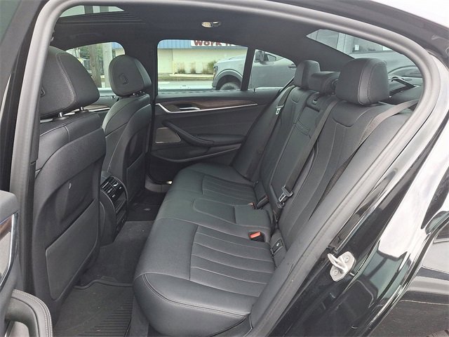 Used 2021 BMW 530i xDrive w/ Premium Package image 10