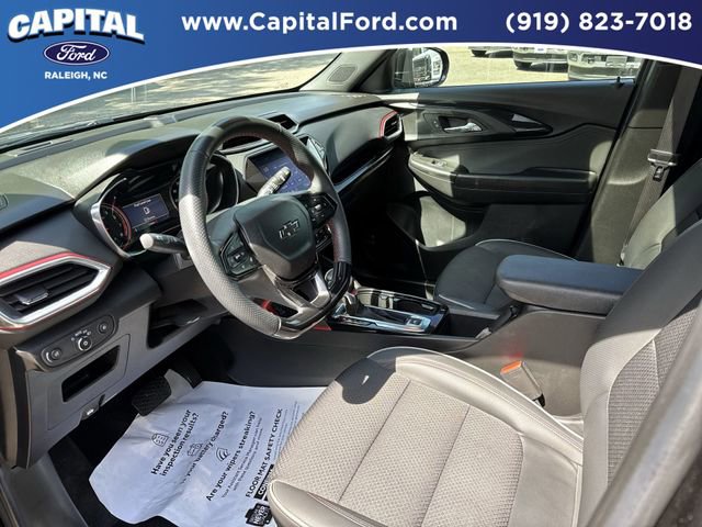 Used 2023 Chevrolet TrailBlazer RS w/ Sun and Liftgate Package image 18