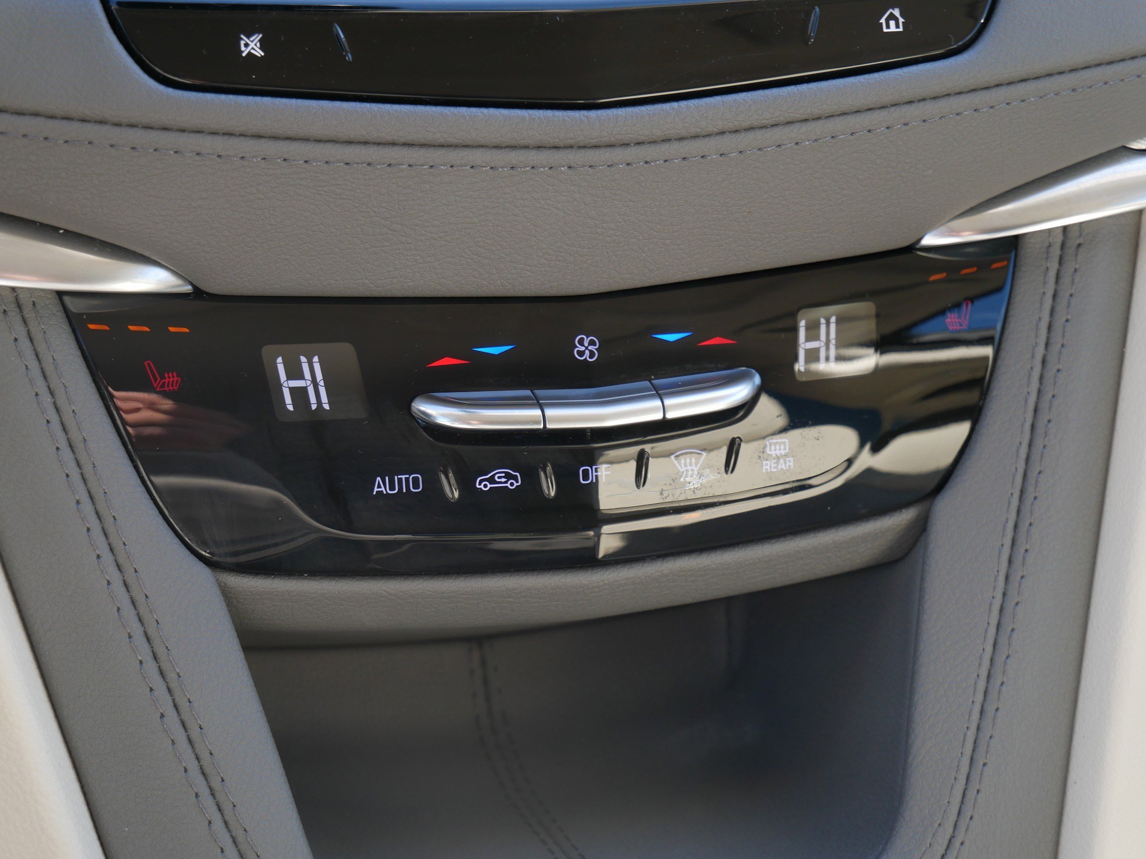 Used 2023 Cadillac XT5 Premium Luxury w/ LPO, Floor Liner Package image 23