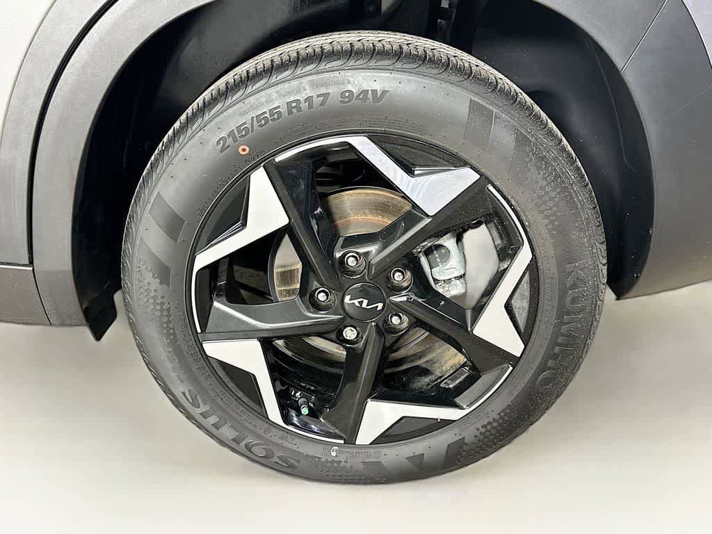 Used 2024 Kia Seltos EX FWD image 8