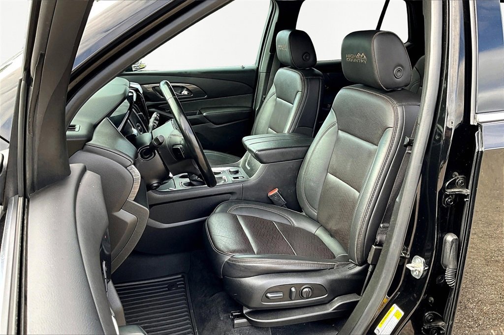 Used 2023 Chevrolet Traverse High Country image 25