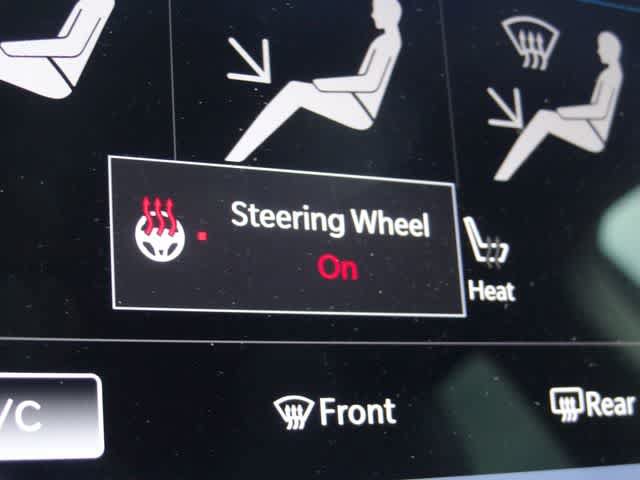 Used 2023 Chrysler Pacifica Touring-L FWD image 32